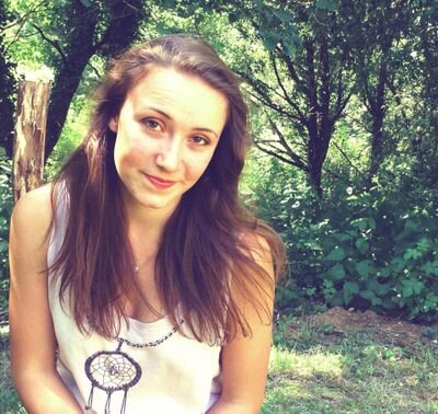 Julie, 18ans
Kayakiste 
Associative  
Étudiante en psychologie à Bordeaux 
Impétrante 
'Carpe Diem'