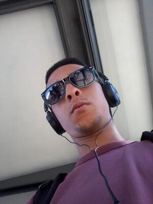 Sou Carioca, tenho 25 Anos, Sou botafoguense, Faço Parte da Comunidade Católica Maranathá, Tenho uma Linda Namorada. e Sou Feliz D+ com a minha Familia. A PAZ