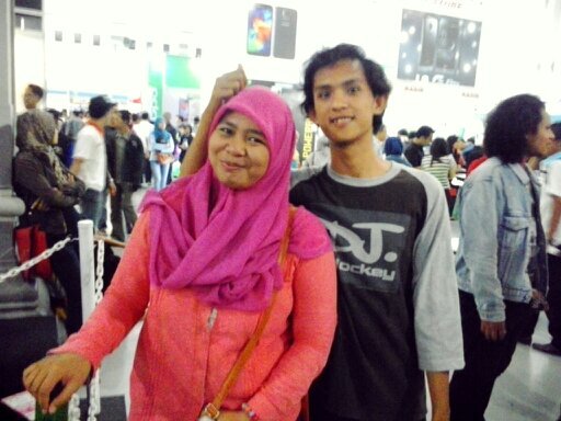 STMIK AKAKOM Yogyakarta |Sistem informasi|want to be wanita karir + sukses mulia|islam|my parents is inpiration