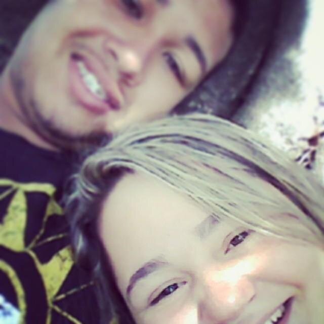 sou legal quem é comigo, não gosto de fazer mal a niguem, não ligo se falam de mim pelas costas! Obrigada todos que me seguem amo vocês (L)