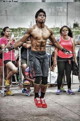 Crossfitterr!! Rocker!!!.. Diseñador Gráfico..!!! .!!! Rey, Jugador de Futbol Americano en la Luna..!!! Y sin nada que hacer...