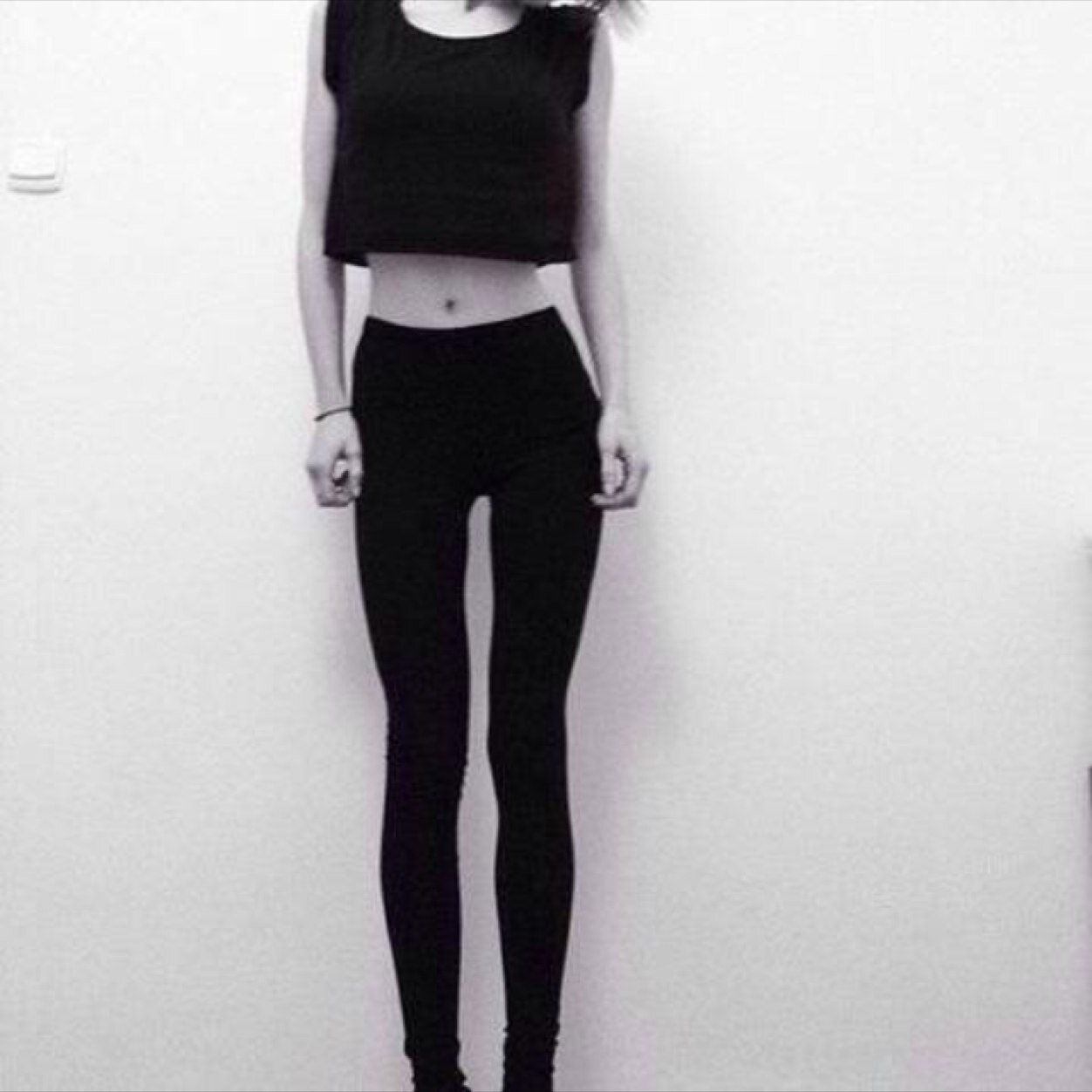 17; weight: 190.Height: 5'1 . stressed,depressed and band obsessed Im just another typical teenage.