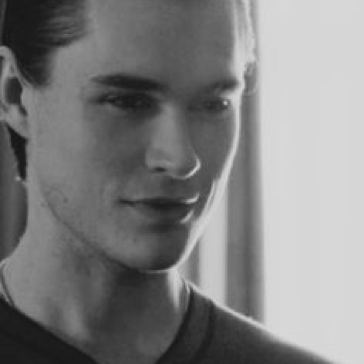 UrbaneConvict's profile picture. Narcissitic criminal with an ill perception of right and wrong. Escaped Convict. 21. My
only crime is that i got caught.