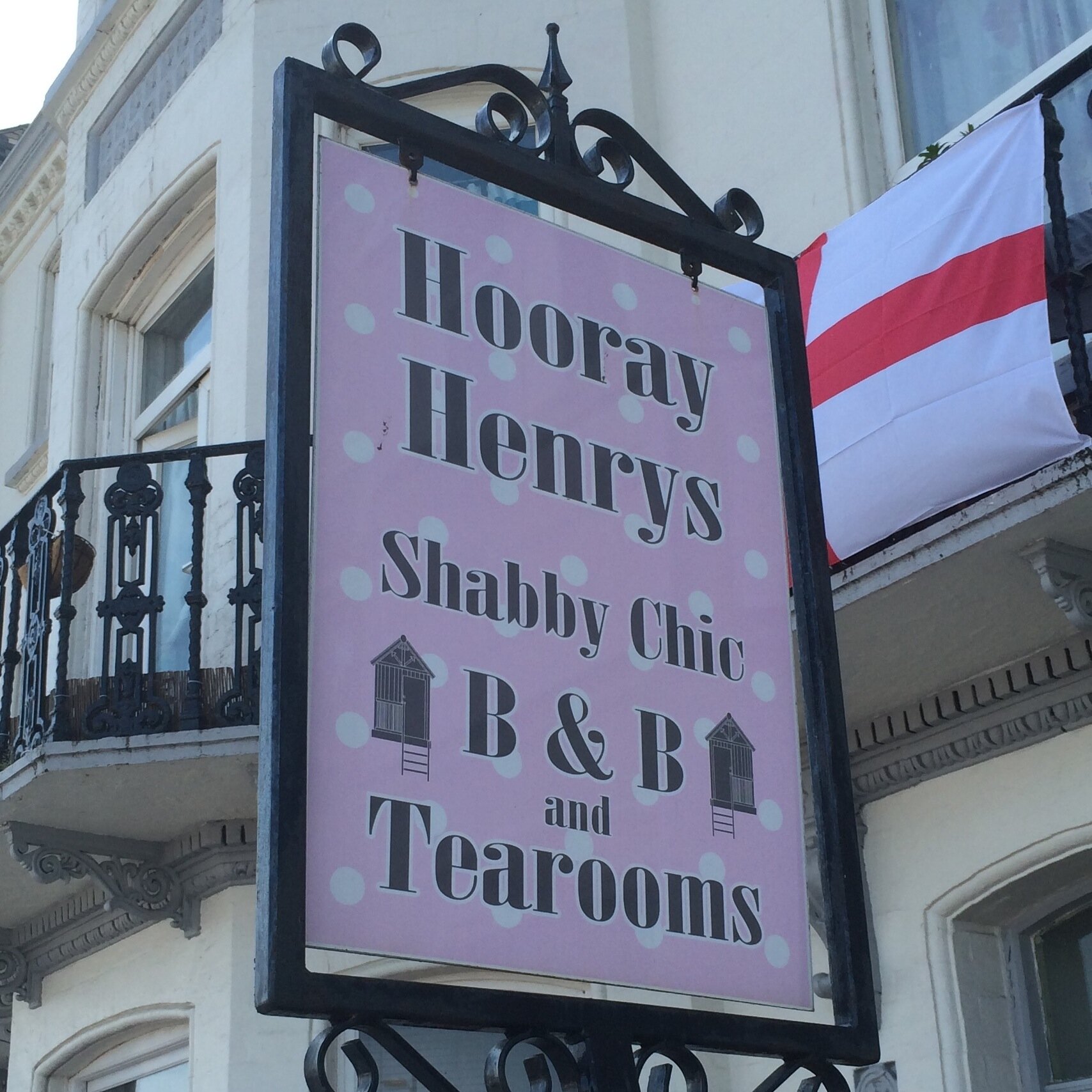 A beautiful family run Shabby Chic Cafe in the heart of Gt Yarmouth