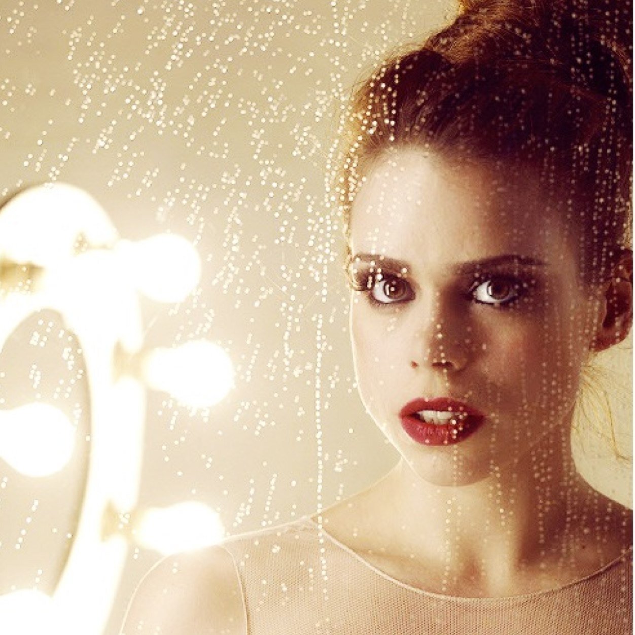 SeraphicBlossom's profile picture. A messager of the Lord now posing as a human to guard people. I have the power to heal and talk to animals. Is it so bad that we fall in love? [Single||RP +18]