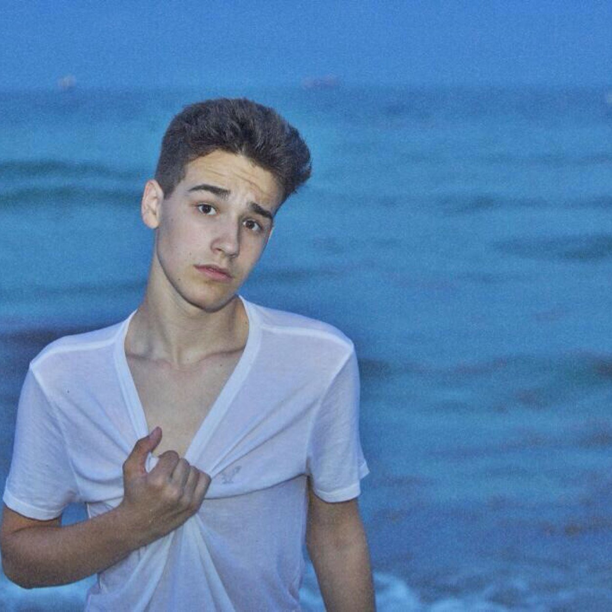 I love magcon (secert is im from magcon)