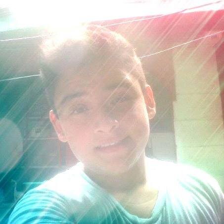 Respetuoso, Pequeño, Atrevido, Loco Pero Ante todo....Cristiano:3 Nada Mejor Que tener amigos Sigueme y te sigo*-*