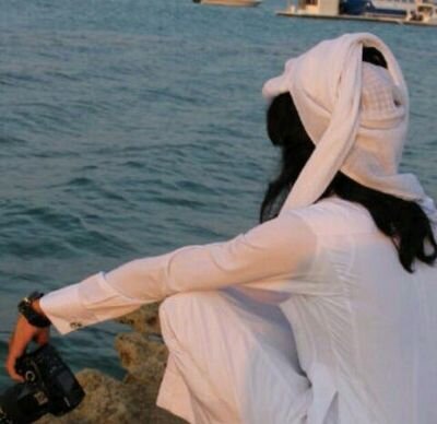 ‏‏‏‏‏‏‏‏: ‏مآينكسِر لكَ حلمْ من غِير سبّهْ..  آحلم عَلي قدككْ .. وبيعطِييك ربكْ.  ودوّر على شخصِ(نْ) يحبّك وحبّه. مآهو ضرورِيْ من تحبّه يحبّككْ