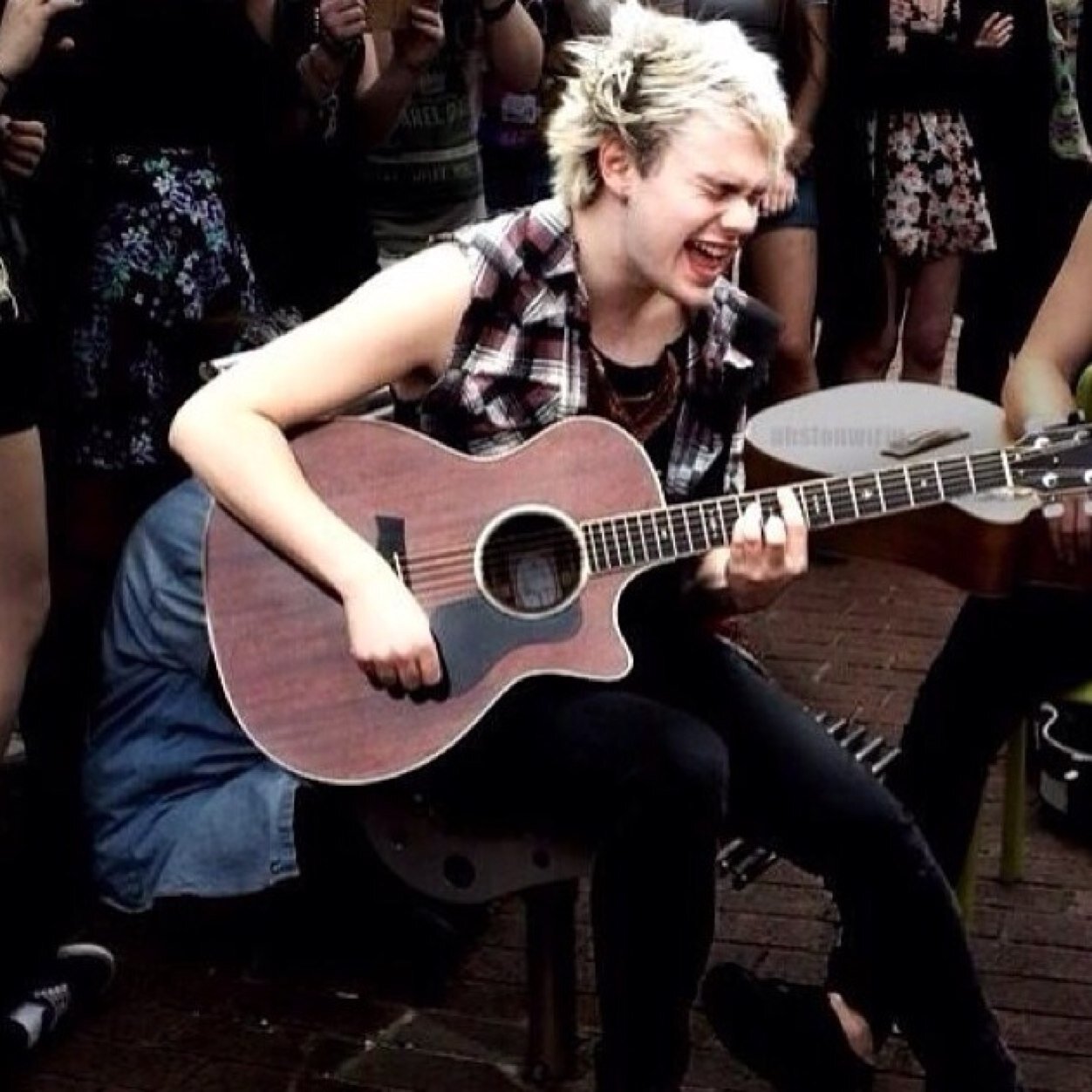 rrejects1's profile picture. Leia os tweets... MANDA NUMERO E NOME POR AQUI OU POR DM