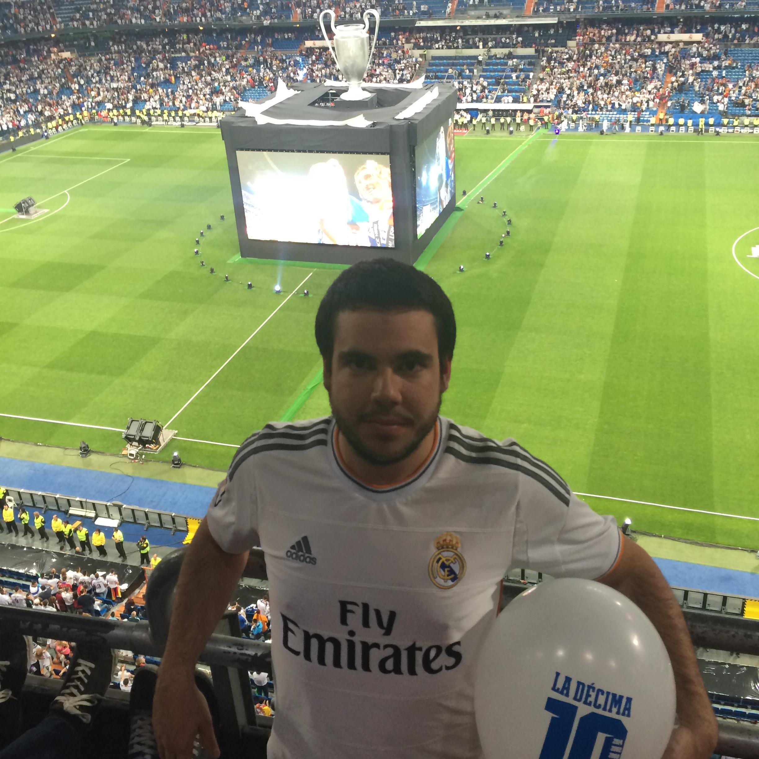 Seguidor y amante del Real Madrid y de la Formula 1.