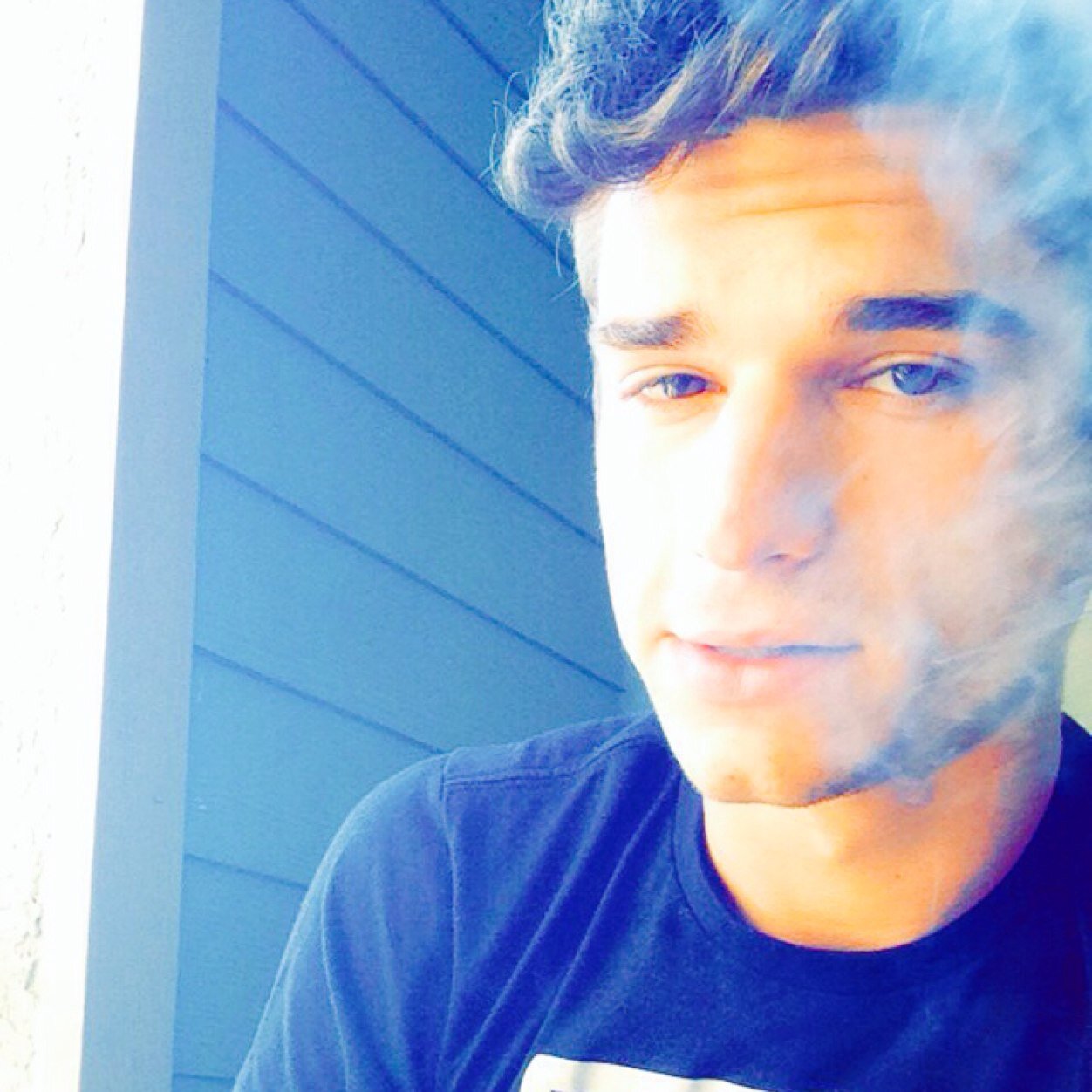 trevit0's profile picture. I like to Tweet, Tweet, Tweet, random crap. Bananas.