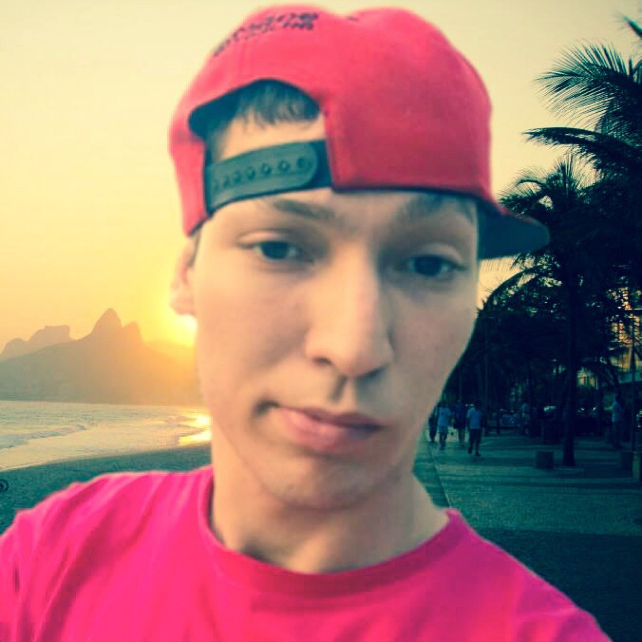 Sou o @Pe_Hendriix_OFC Danço #FreeStep, Toco #Guitarra     #Facebook :http://t.co/SjCuhHTx
