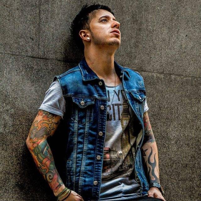 Fan Clube Oficial da banda @hevo84 Since:08/10/10. Contato: fchevobrasil@gmail.com http://t.co/eCSwxwsQEg