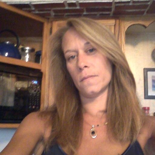 earthstrm's profile picture. 