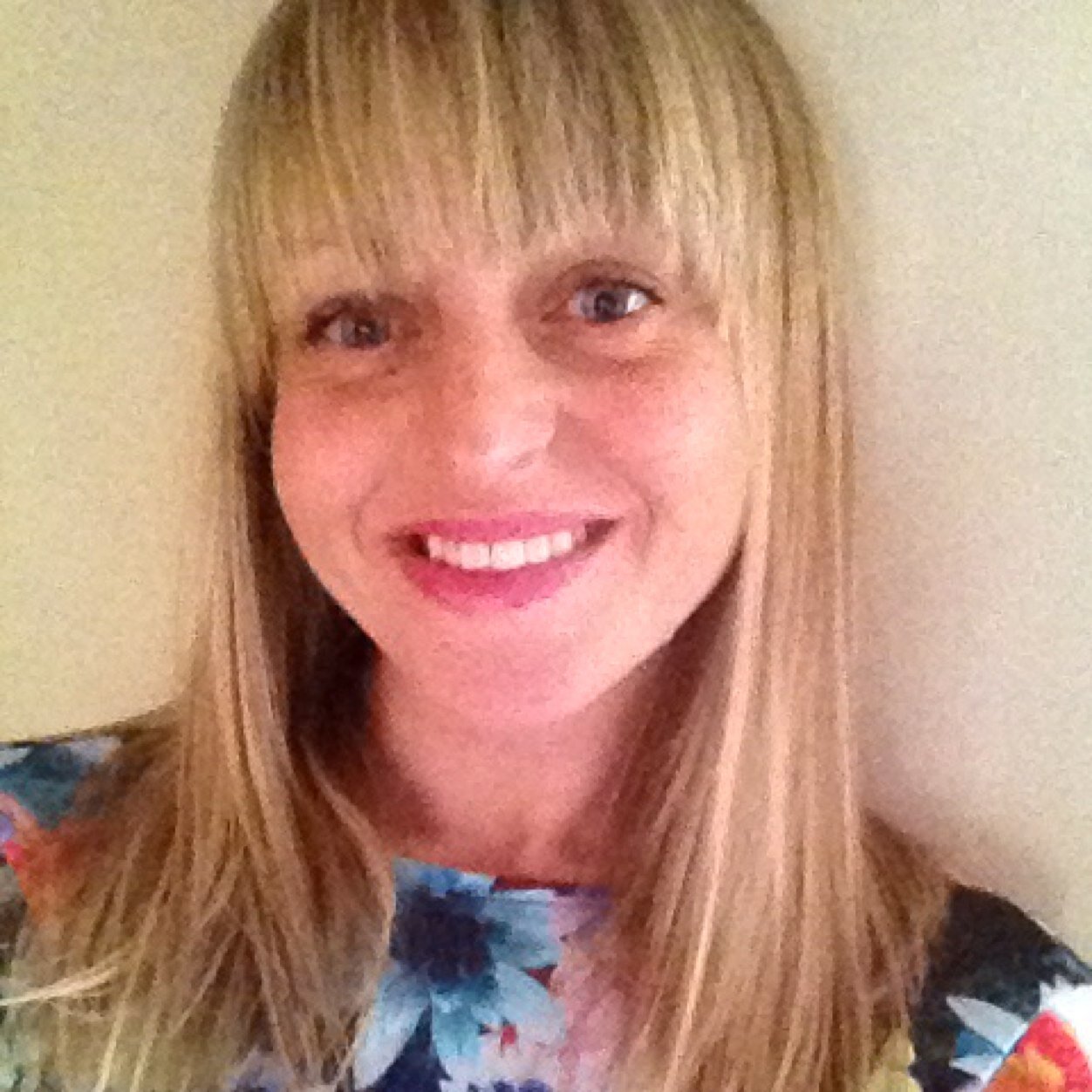 helslouisemiles's profile picture. touch rugby player, Mum and Wife. Not in that order 😜