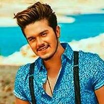 ''Pois só quem sonha consegue alcançar''.. Troco a eternidade por você,o paraíso é estar ao seu lado..♥  @luansantana ! TE VIVO
