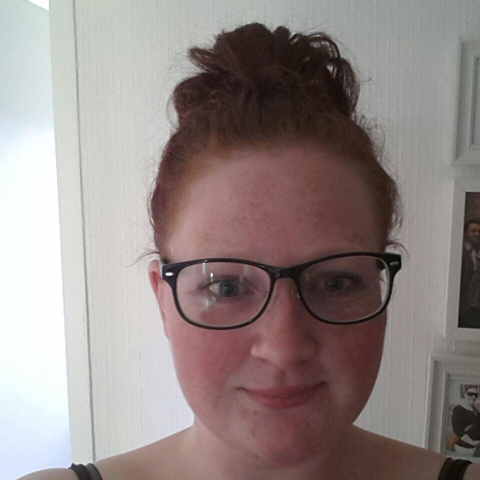 Hi :) Editor and founder of Rock my Feathers. An inspirational blog for all the small big details of an event. Following my dream