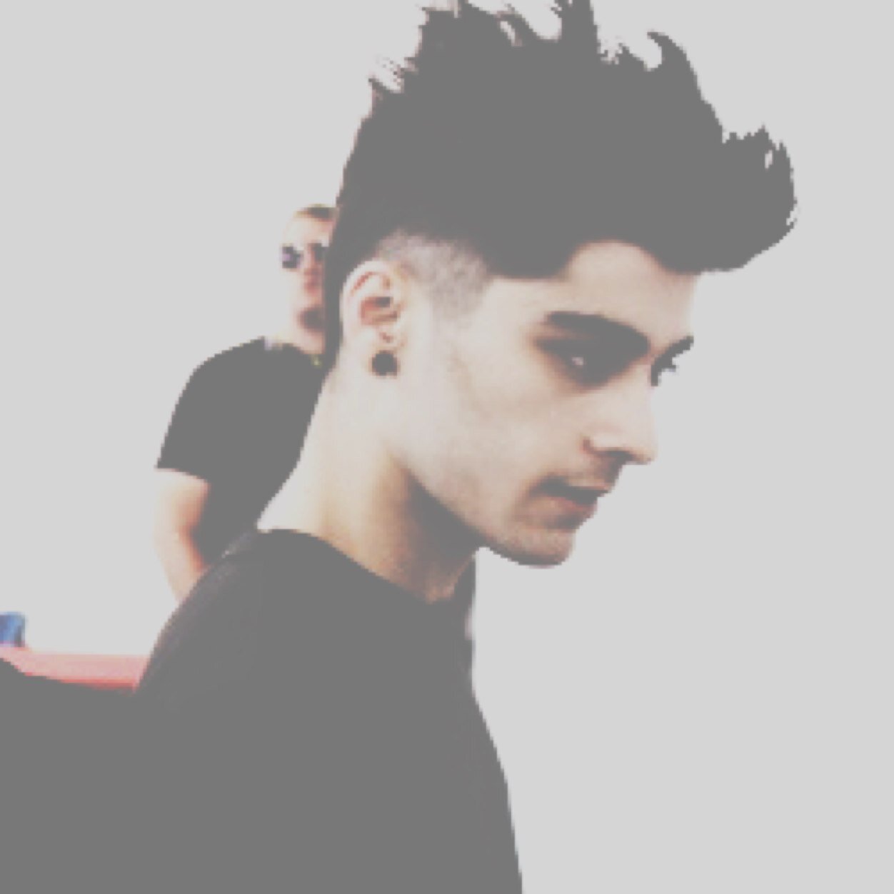 Hello there lovely, could you please follow @visualou? But only if you're not going to just unfollow thank youuuu x