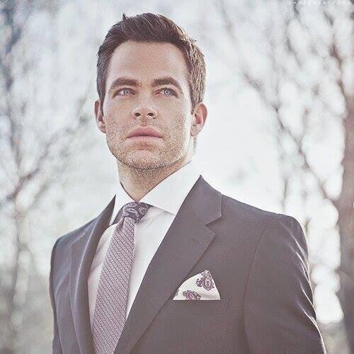 High class businessman with a dark secret, hunting things that go bump in the night. #SPN #OC RP MC 21+