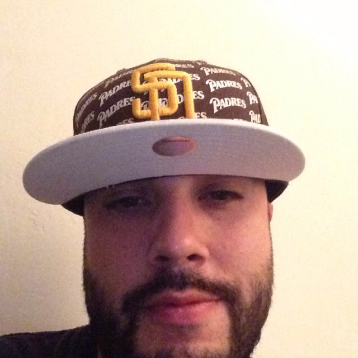 AbelArce22's profile picture. Fam ...beer ..football.. baseball ..poker ..xbox