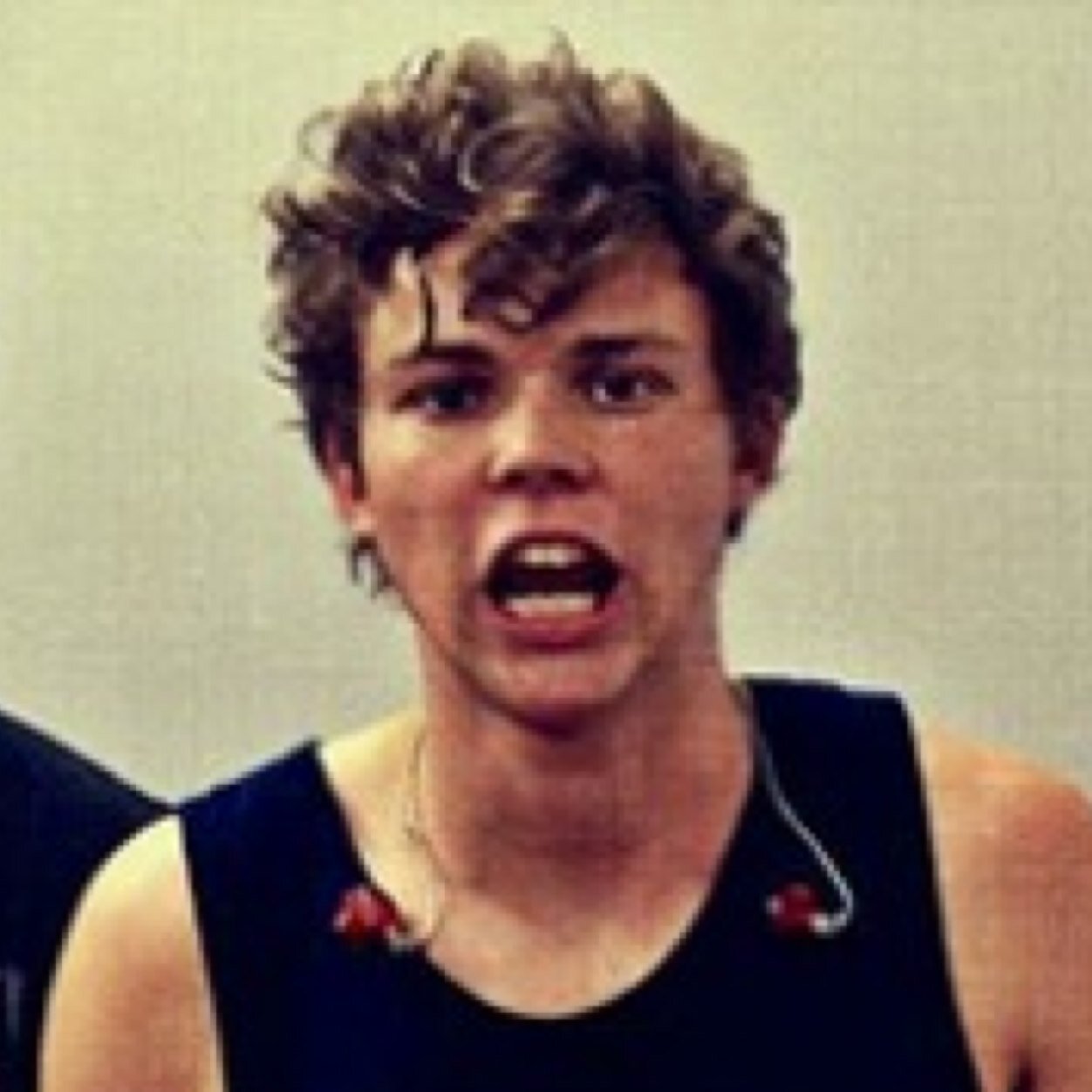 Ashton, all I want in life is a follow from you! (And Luke and Calum and Michael) I just love you all!