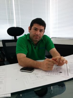 Ingeniero Civil, MSc. Esposo de Adriana, papá de David, de Salim y de María Fátima