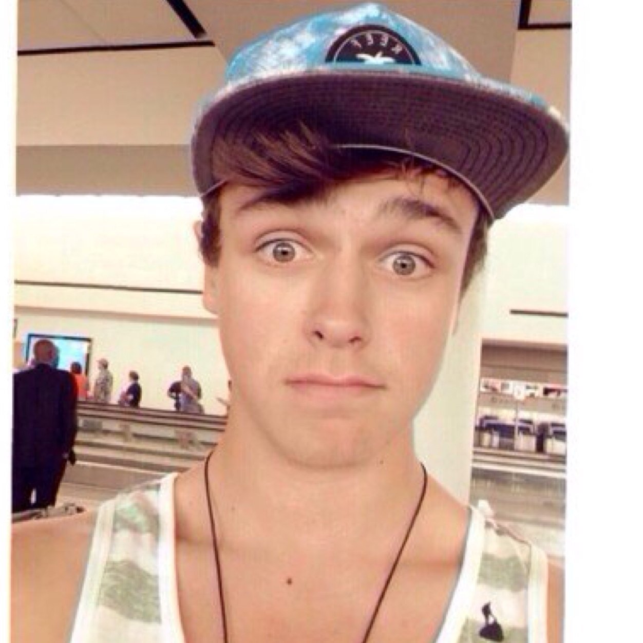 Follow my other acc. @ashjenk98 

Jonah marais fan page
Jonahs bae for life❤️