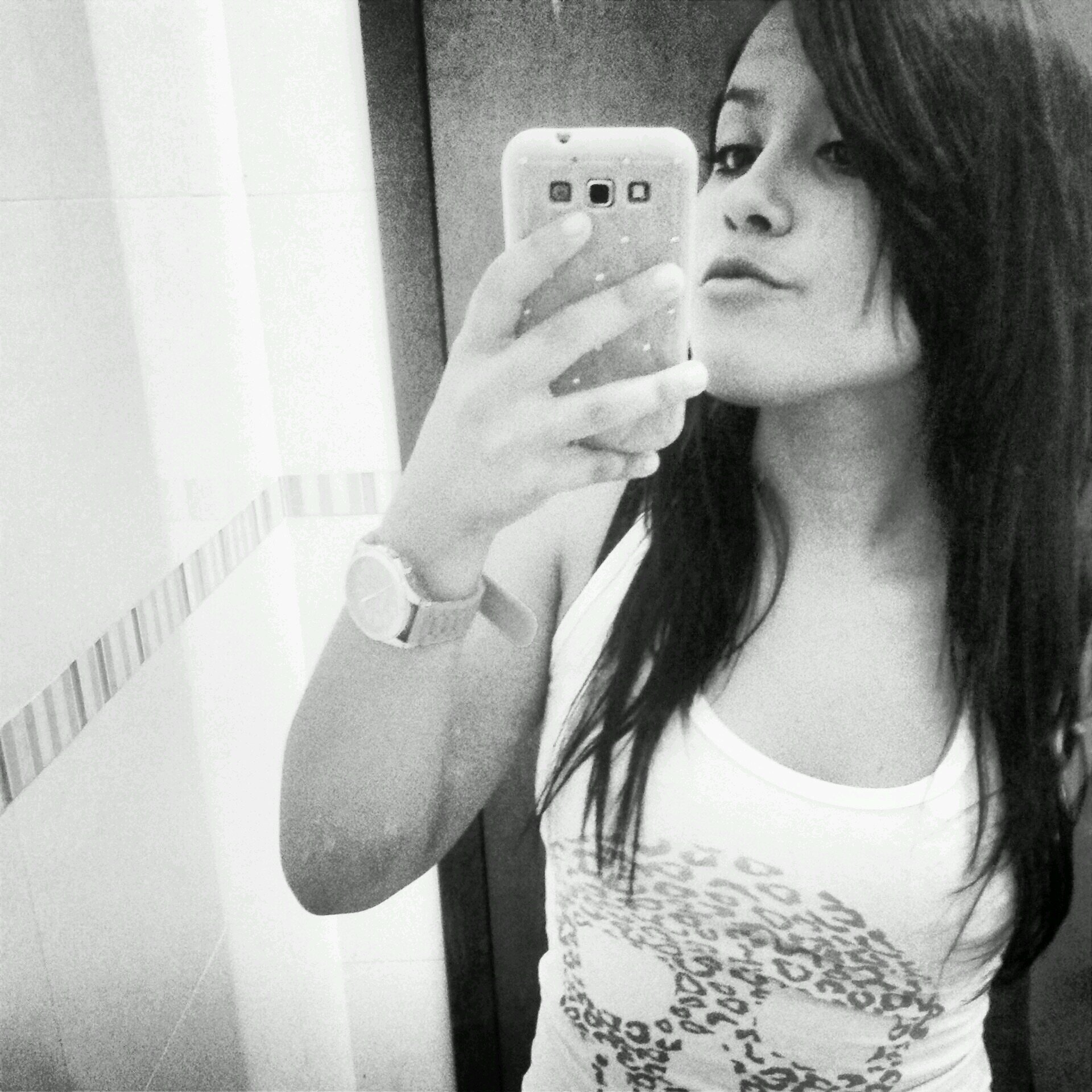 instagram : _Paulamel  segue Lá .