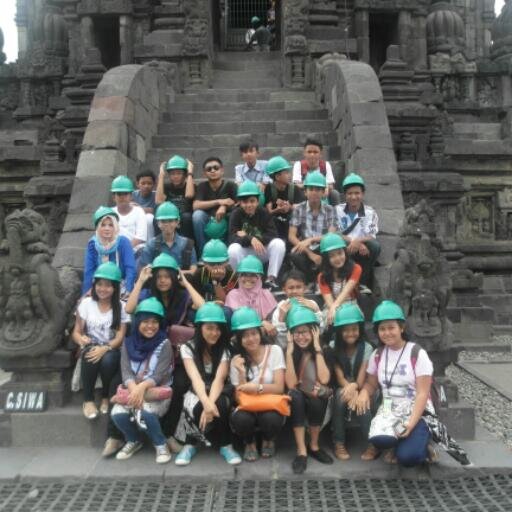 Reugreug pageuh repeh rapih ripuh | More beautifull when together!