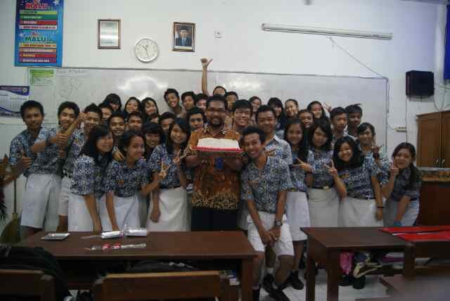 100% LULUS #BL56 , Meski raga kita terpisah, hati kita tetap satu :)