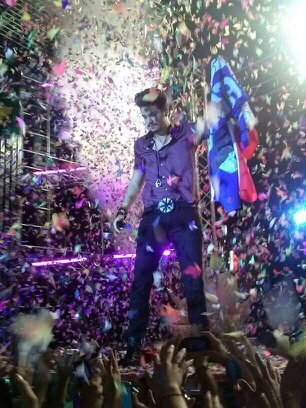 Ai você pisca é o meteoro conquista o mundo inteiro ♔ @luansantana FC - Official