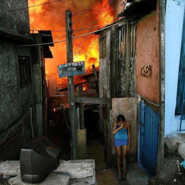 FoRa da ZOnA dE ConFoRTO! - O que acontece do lado de fora do nosso aquário - notícias, idéias e espiritualidade distante dos nossos olhos. Acesse.