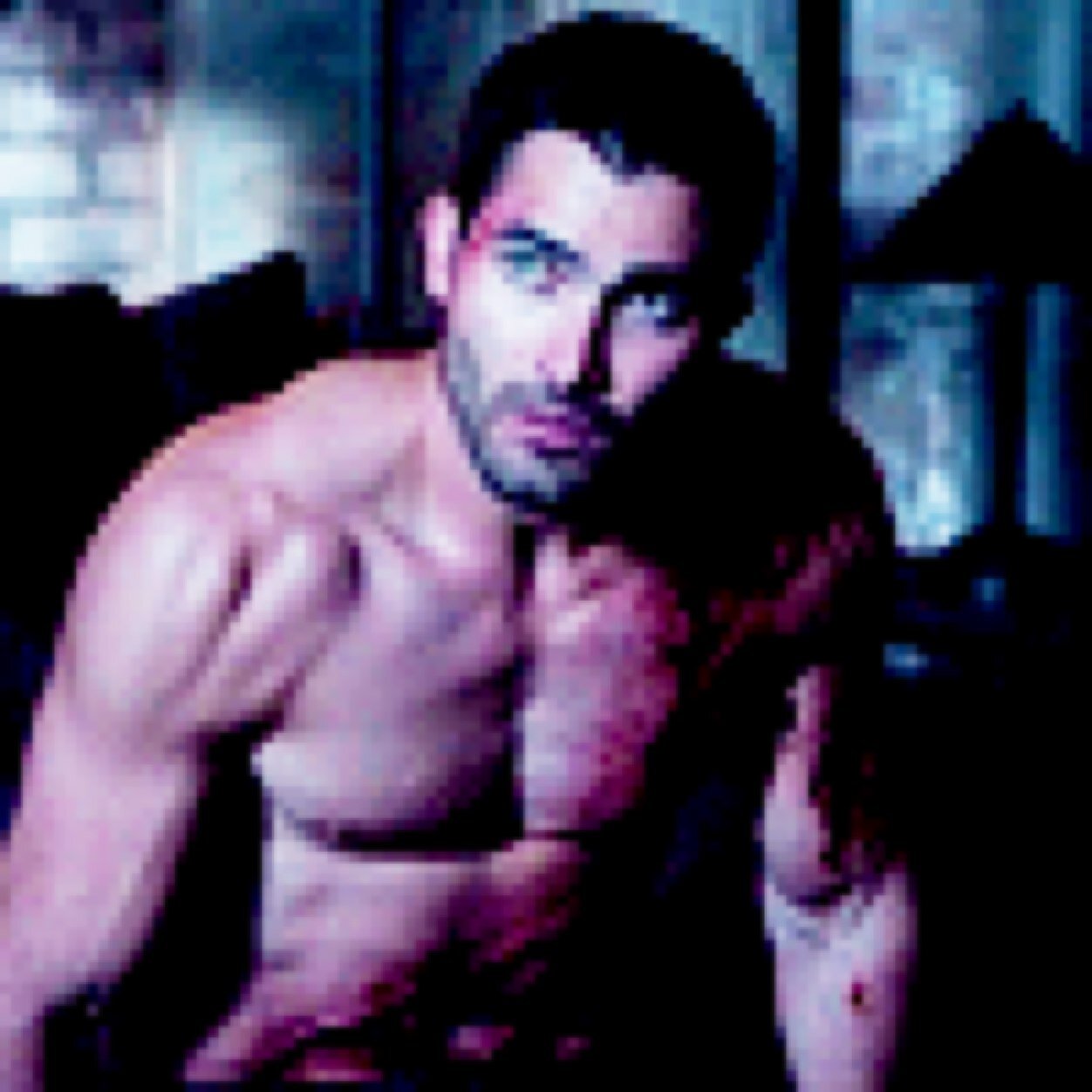 Male escort. Work both way. [RP]
