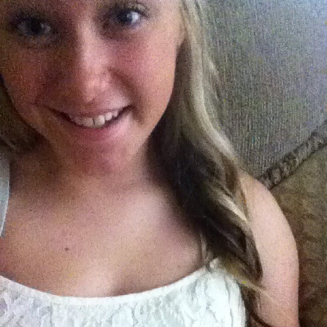 I love to hang out with my friends! I am a varsity cheerleader! need to know anything else just ask! :)