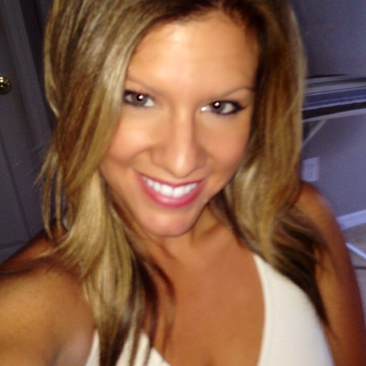 ✨Live.Laugh.Love✨ Mother of 3 boys in FL, originally from WA with a love of baking, photography, music & fashion (a cocktail or two don't hurt either)