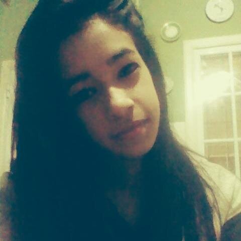 Me Llamo agustina ,Amo demi lovato♥*-* y Nose qe mas ah xd