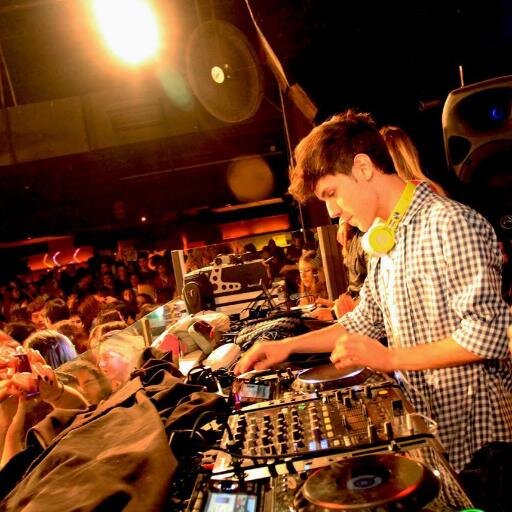 Bievenidos a /MarianoSantosFans tu mejor fuente & recurso en todo Latinoamerica dedicado a el DJ. Mariano Santos.