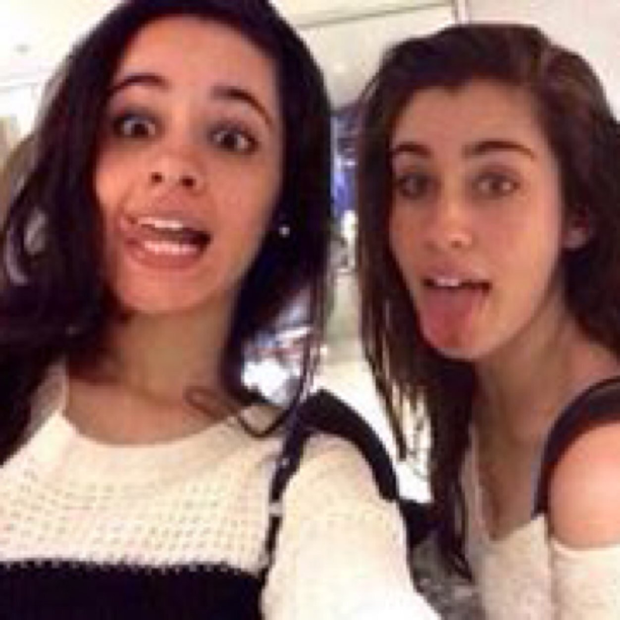 twitter para indicar fanfics camren pra vcs