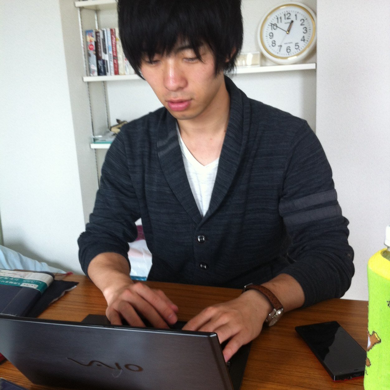 ２３歳フリーターで月収８万円しか稼げていなかった僕が、ネットビジネスを始めてわずか２ヶ月で毎月３０万円を獲得し、借金を返済させ高級レストランや豪華クラブ・彼女とのデートでお金を気にせず、毎日を楽しく過し、お金に不自由なく暮らすことに成功した方法を紹介！相互フォローします！