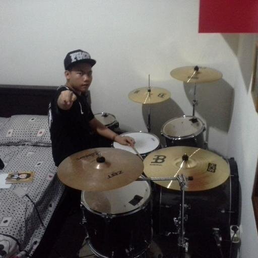 Keep Support @rakapawitra , Official Fans Base Raka 
HORAS !!!!!!!!!