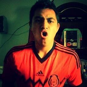 Amo el fútbol, americanista de corazón y me encanta la música de banda.