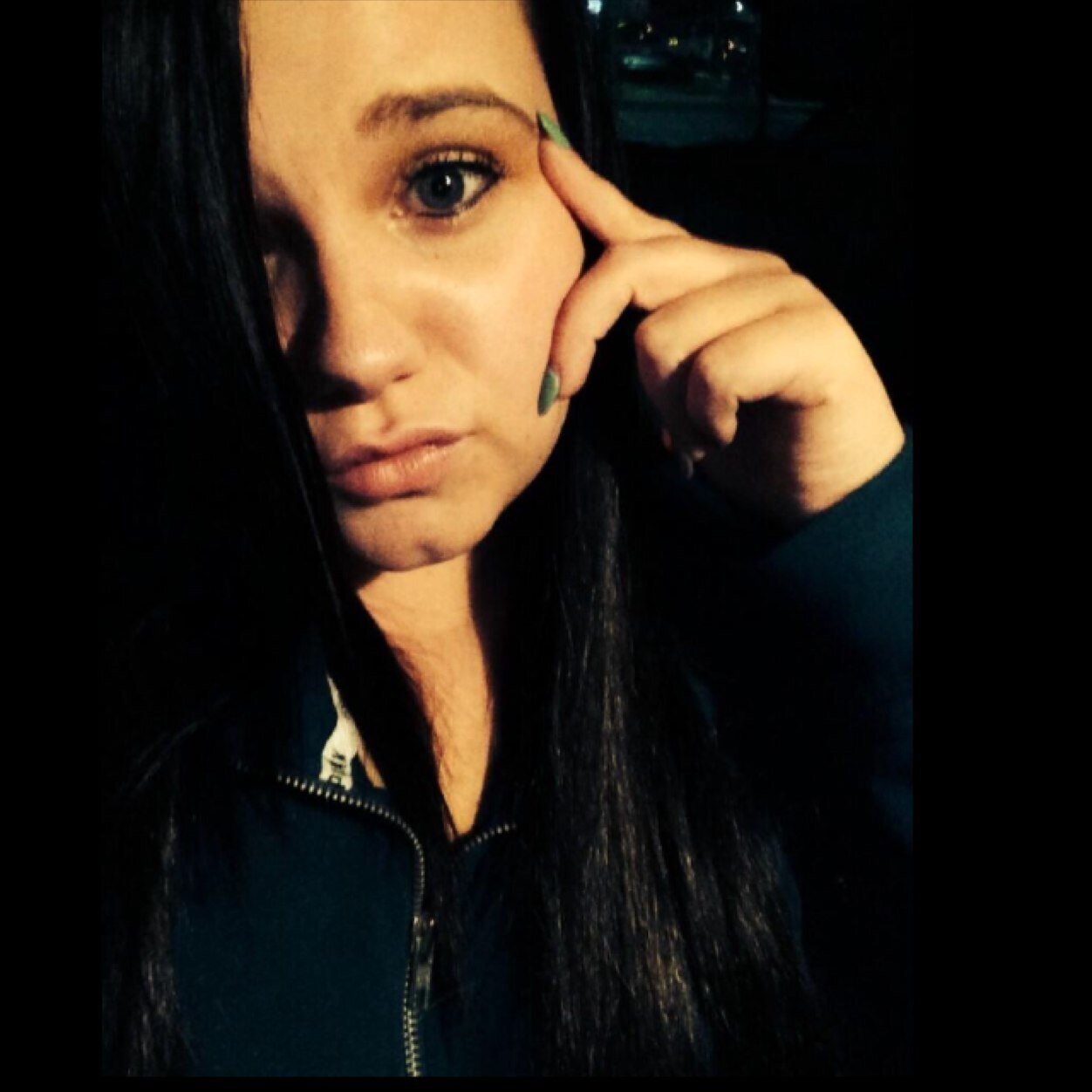 16 // I send nudes // I like girls more than guys