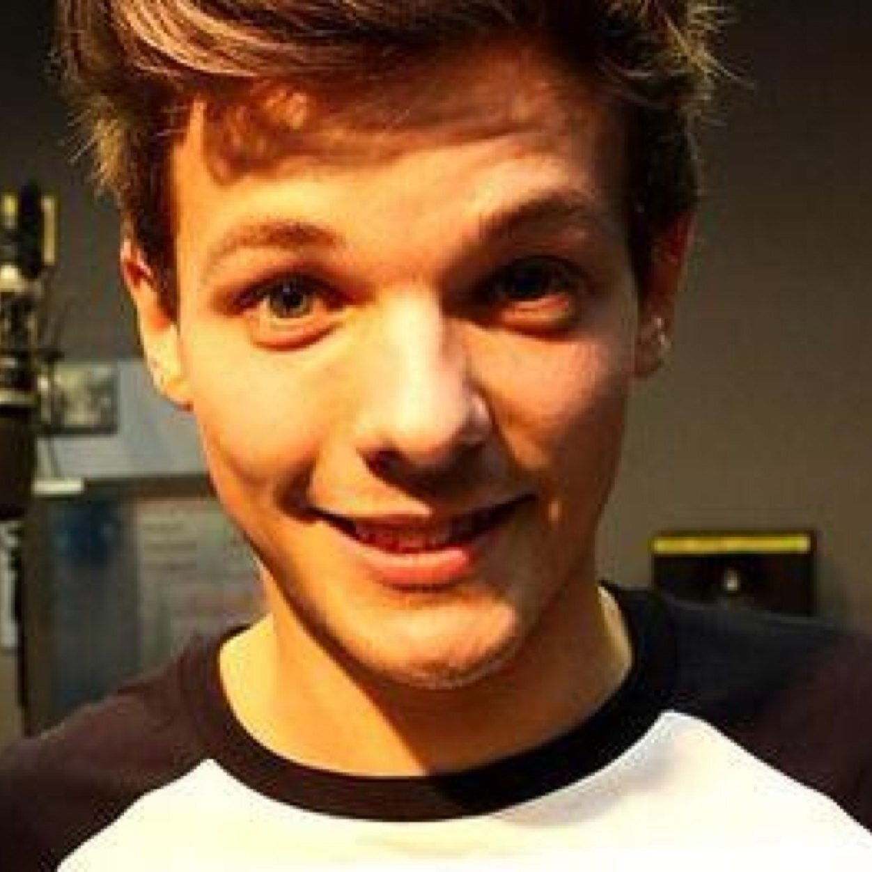 TommoSpongecake's profile picture. ❤️you cant make me sit down,you cant make me frown, and i wil not SHUTUP❤️