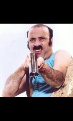 ‏‏الساخر شعبوط                      حسابه مزبوط                    وشاعر أخطبوط