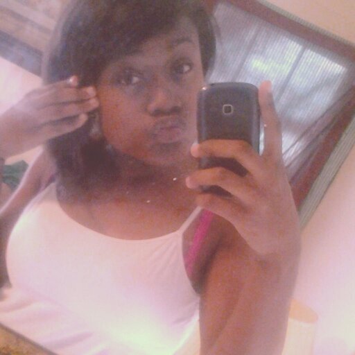 ♥Vanessa Ranae | July22 | Senior | Single .