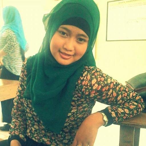 Triya_Yulita's profile picture. N.R