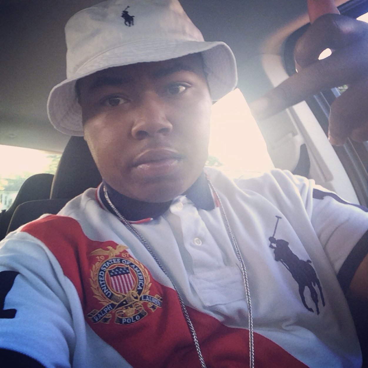 Young & Focused .. On Da Road Too Riches ! I'm Jus A Yung Niggah Paperchasing !