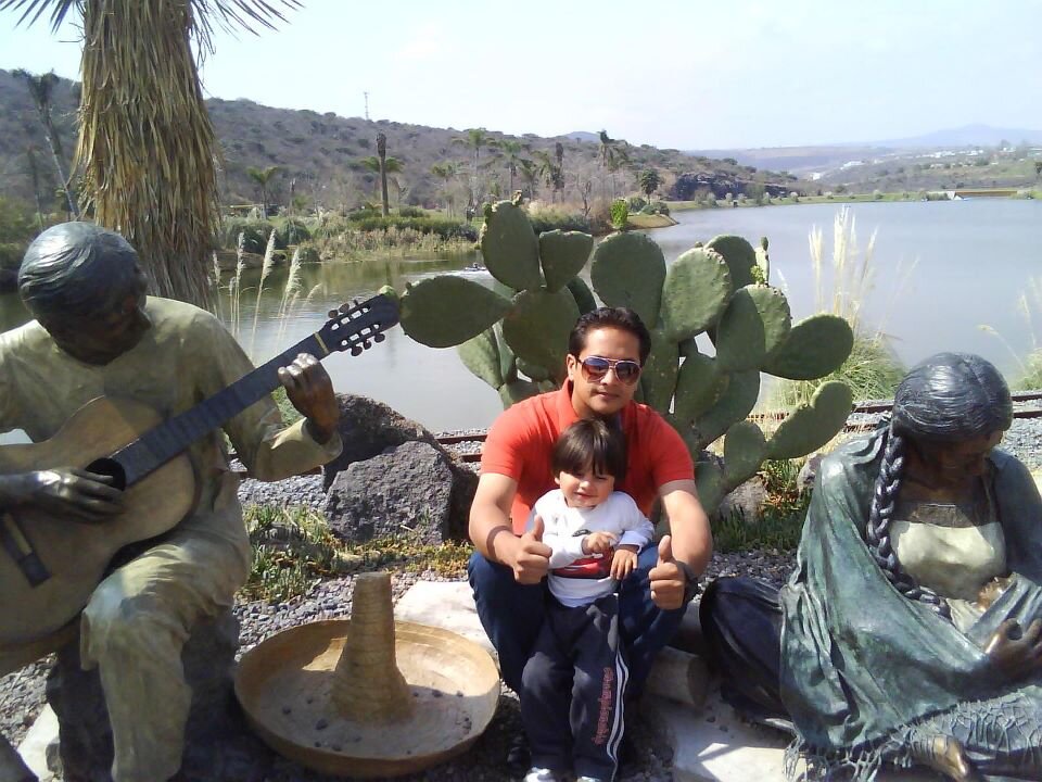 amo a mi mexico lindo y querido, amo a mi hijo y a mi familia.