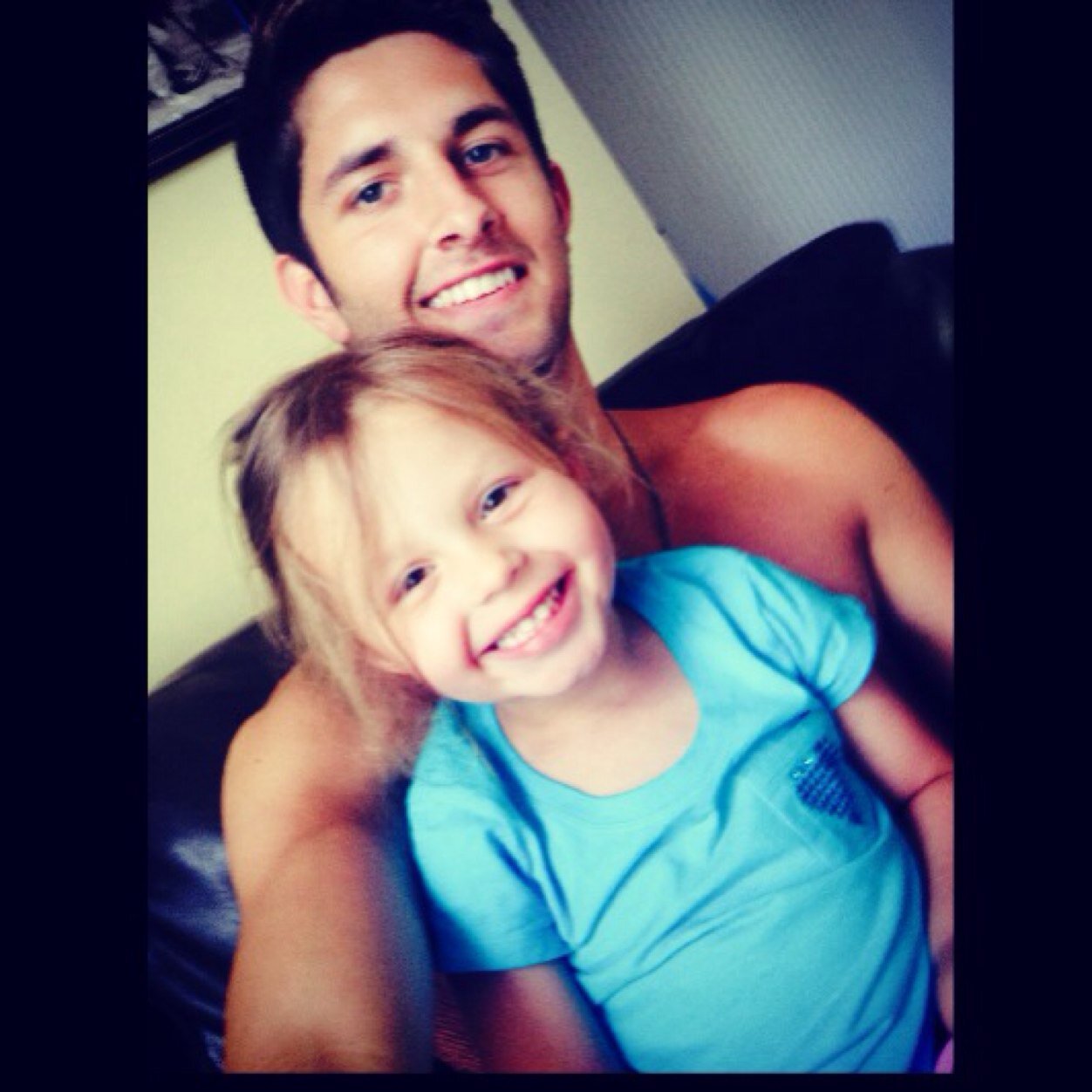 Tyler Grills (illisgrillis) Twitter