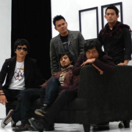 mondayzofficial's profile picture. mondayz - ihatemondayz - band - jogjakarta